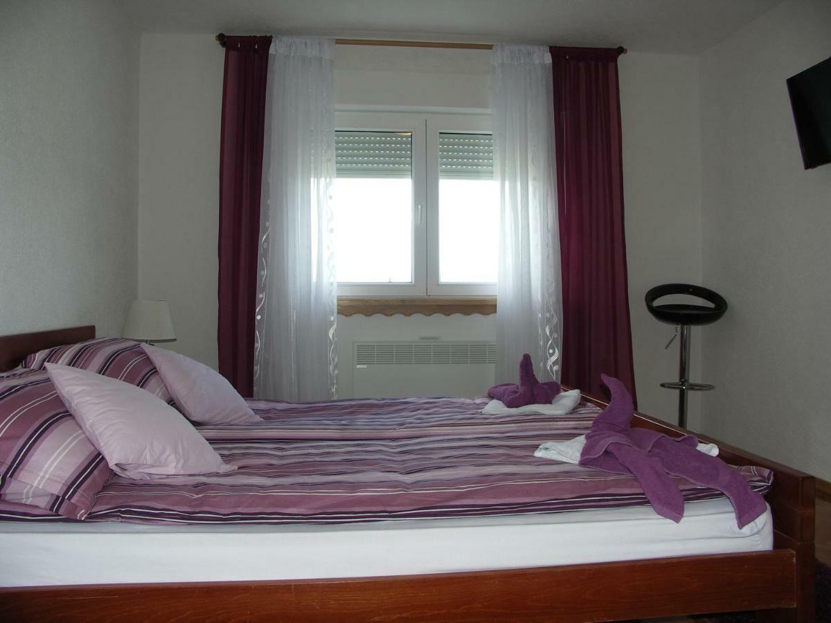 Apartments Zegarac House Korenica Extérieur photo